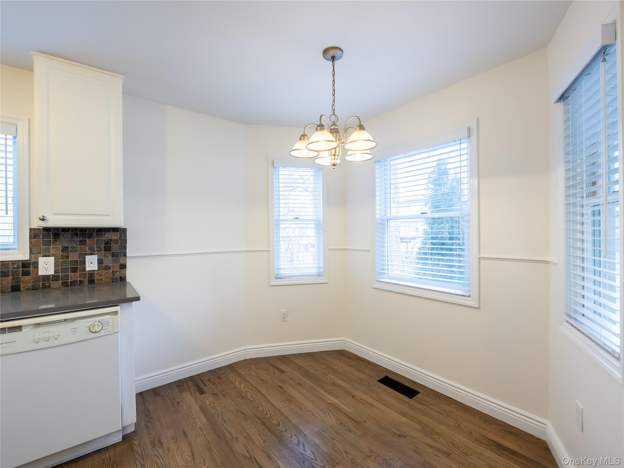 21 Marwood Road N