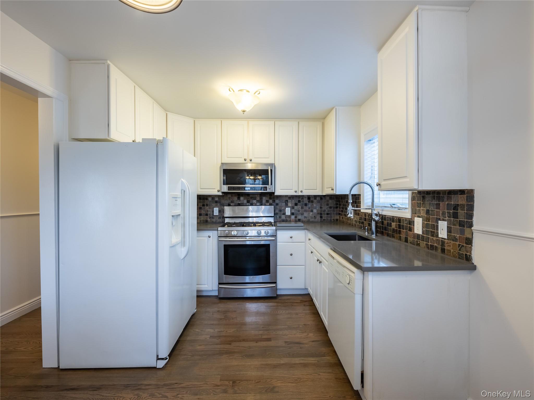 21 Marwood Road N