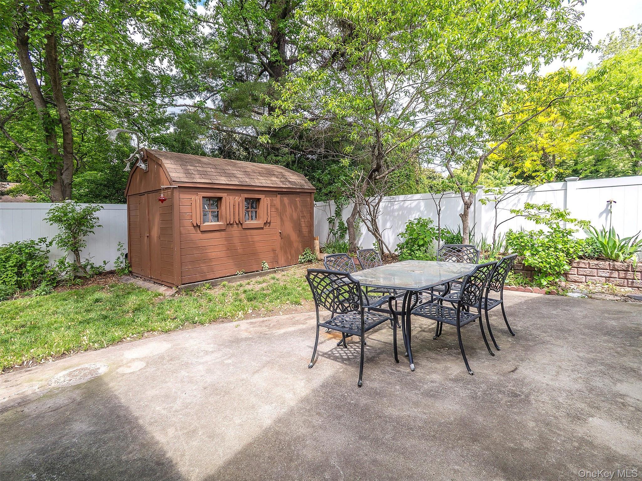 21 Marwood Road N