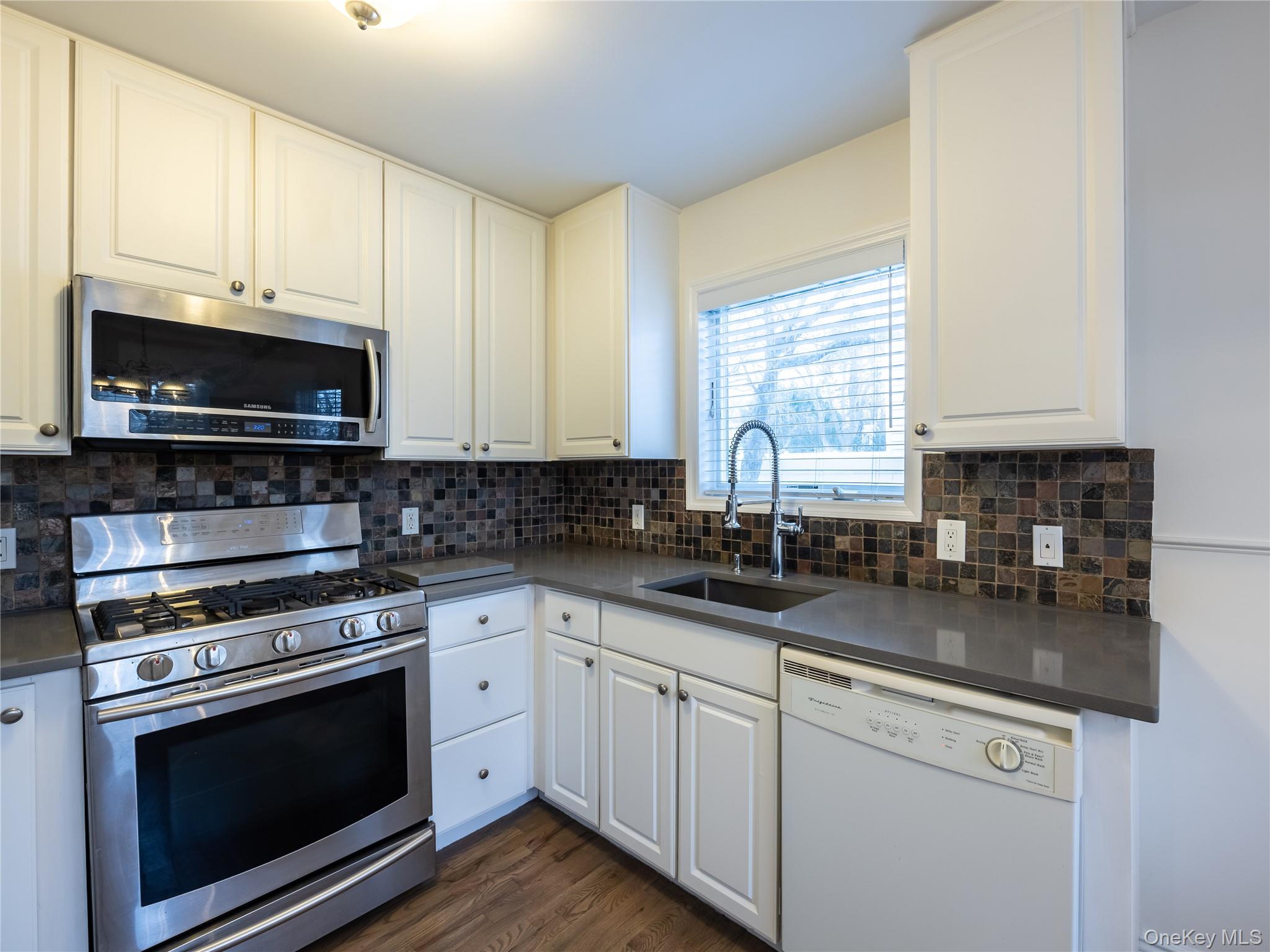 21 Marwood Road N