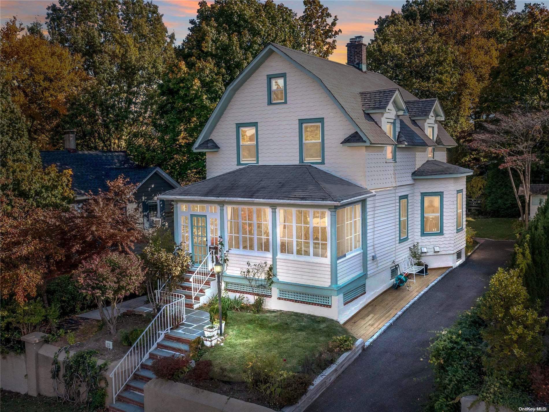 13 Monroe Street