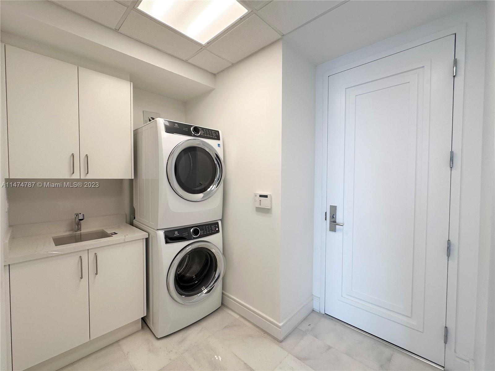 17901 COLLINS AVENUE # 2204