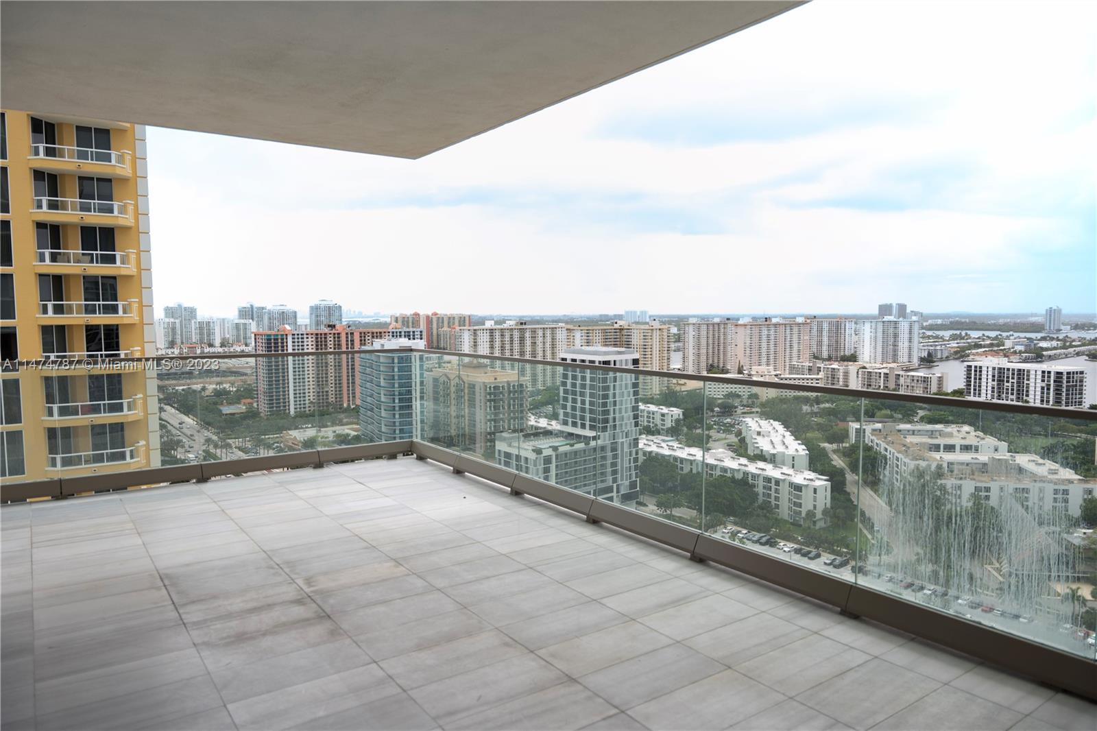 17901 COLLINS AVENUE # 2204
