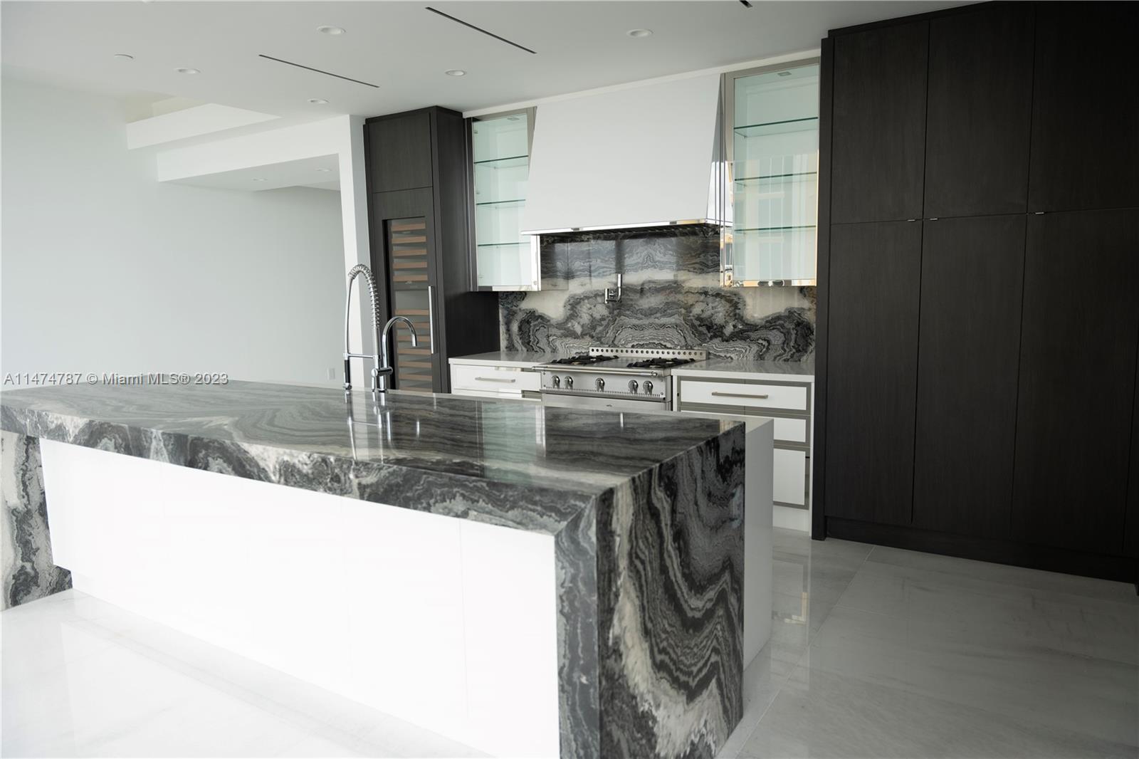 17901 COLLINS AVENUE # 2204