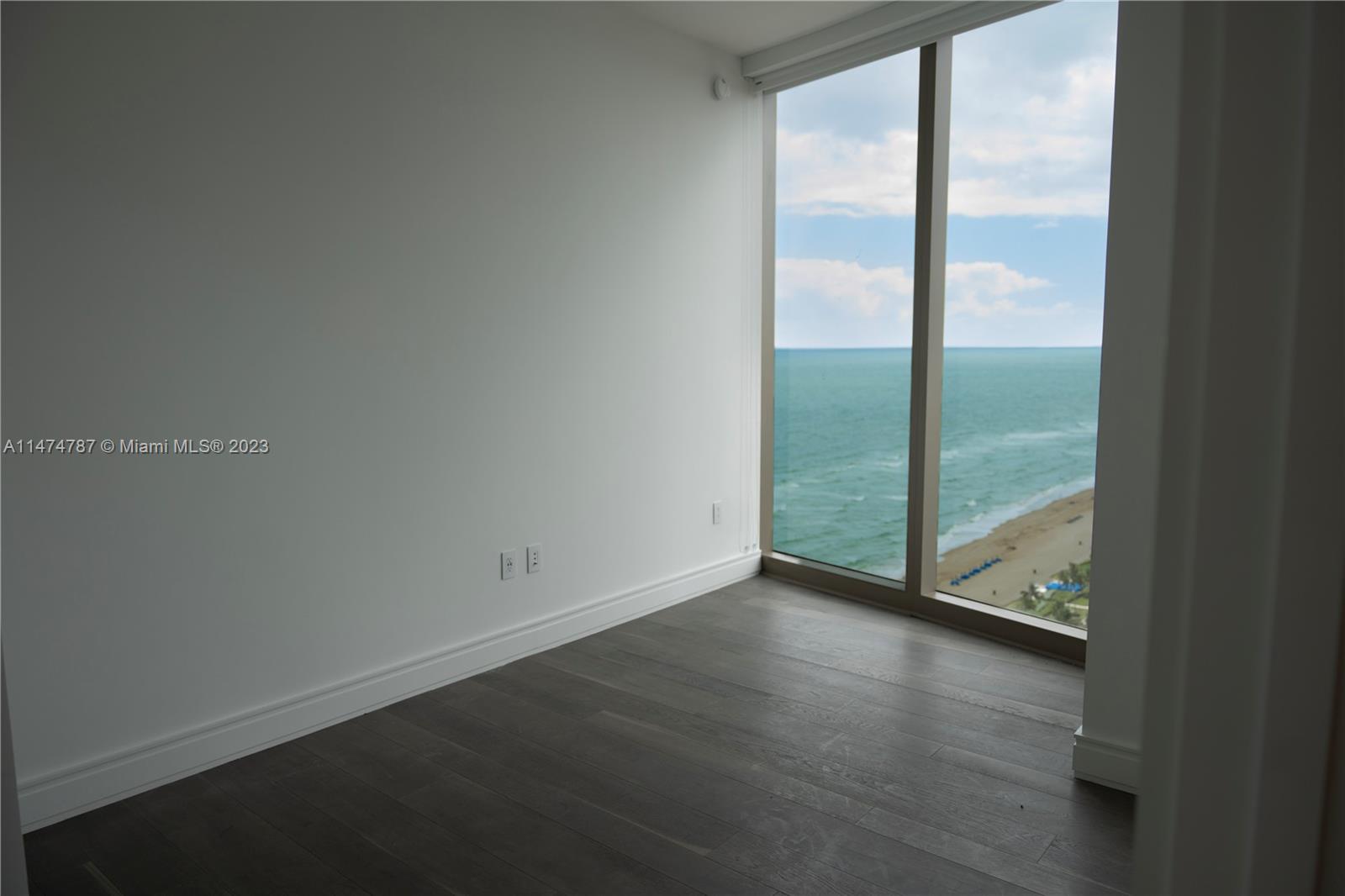 17901 COLLINS AVENUE # 2204
