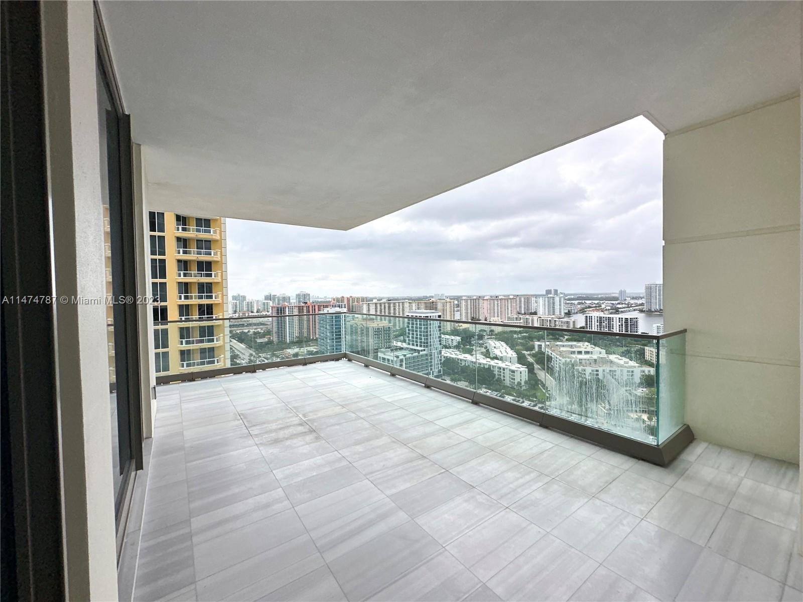 17901 COLLINS AVENUE # 2204
