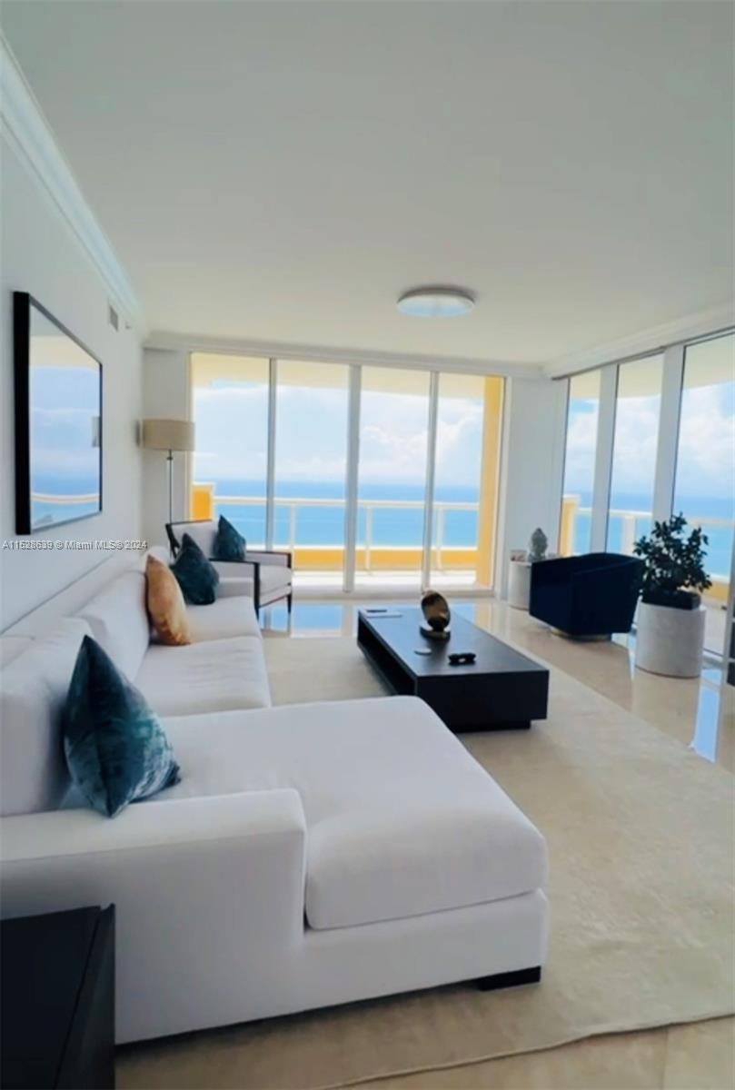 17875 Collins Ave # 4106