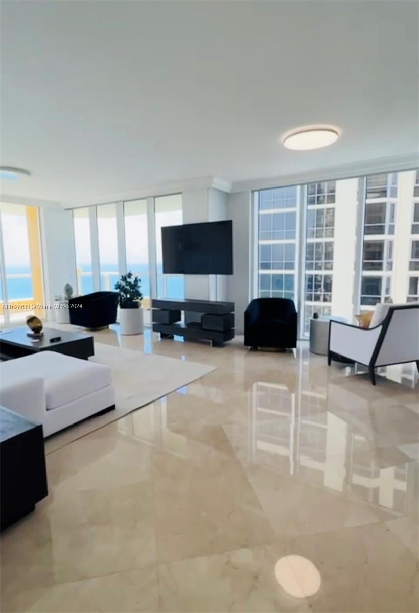 17875 Collins Ave # 4106