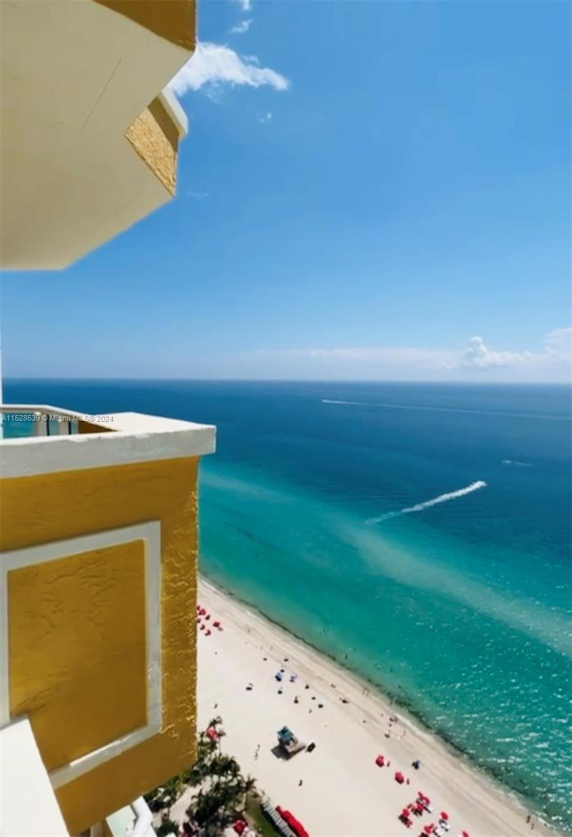 17875 Collins Ave # 4106