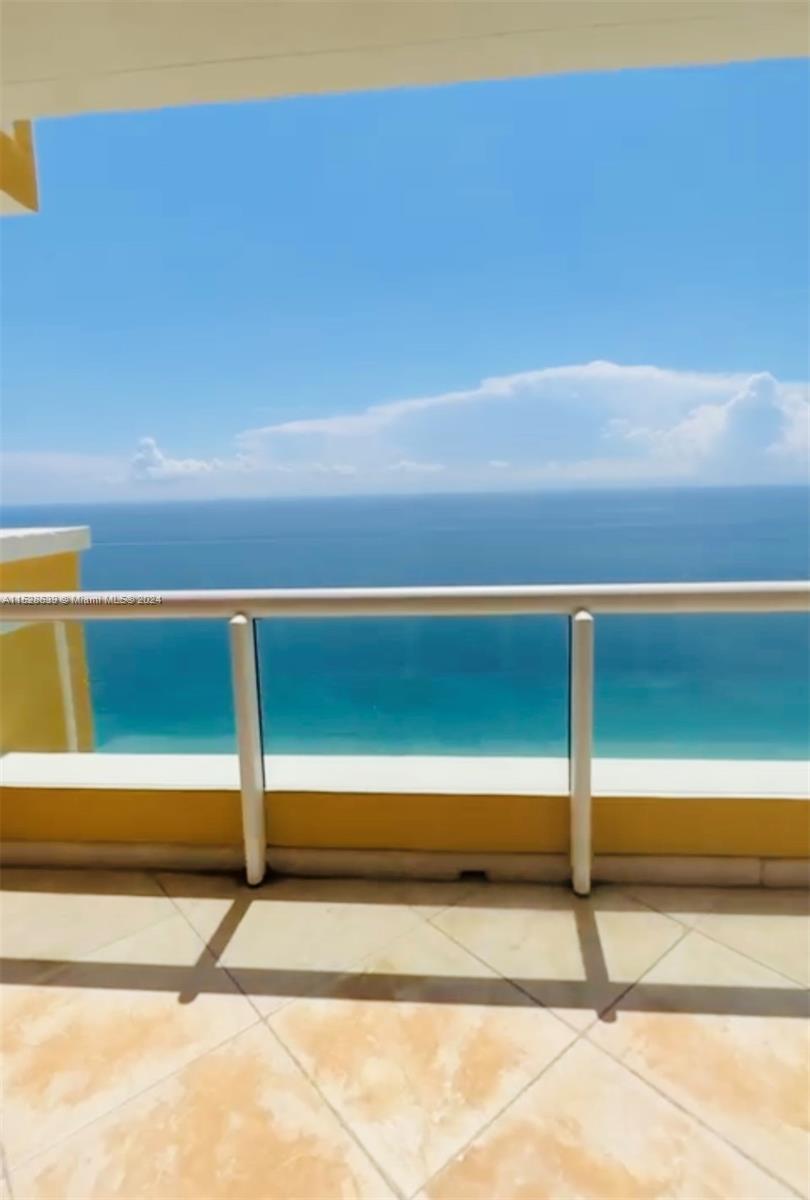 17875 Collins Ave # 4106