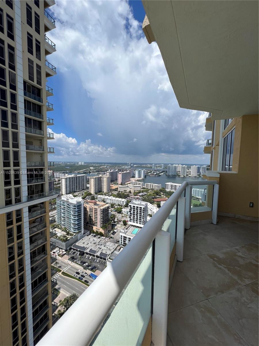 17875 Collins Ave # 4106