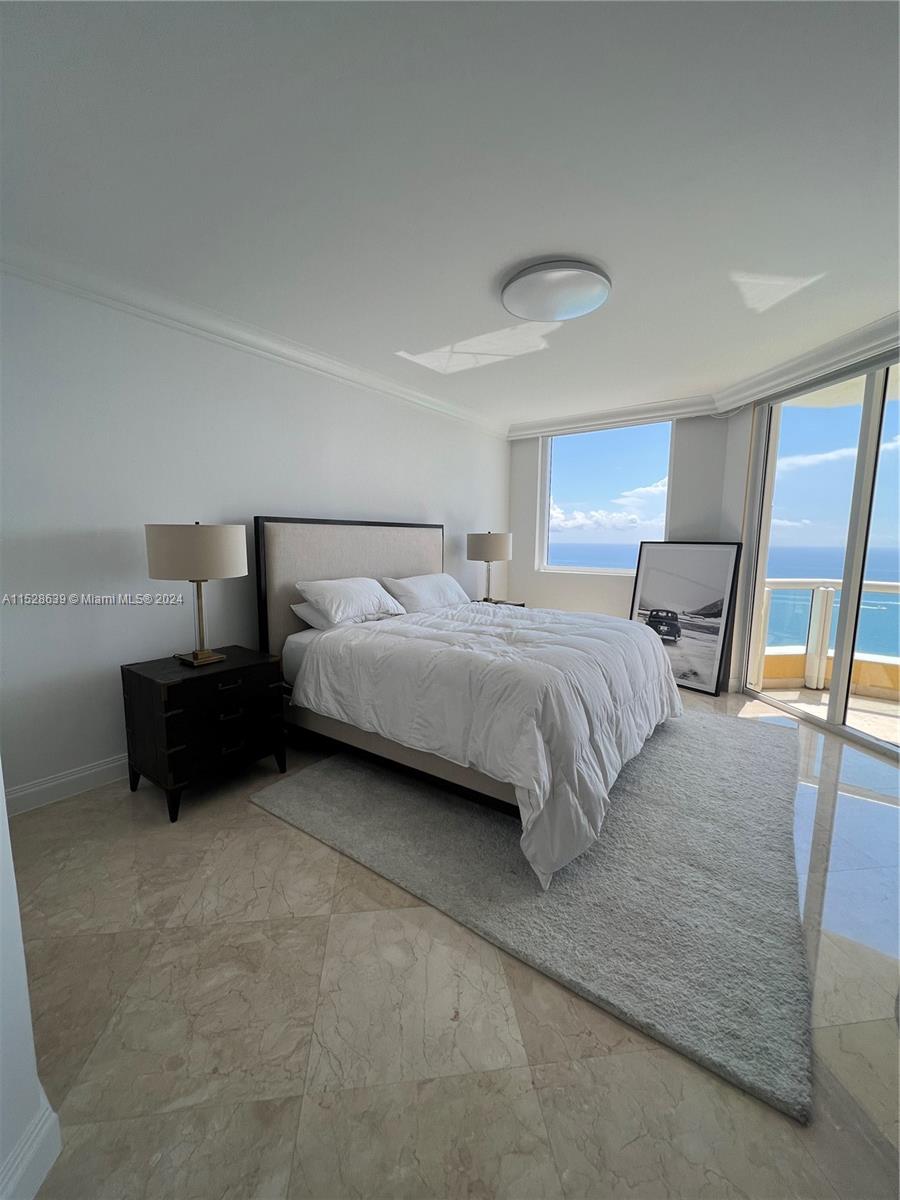 17875 Collins Ave # 4106