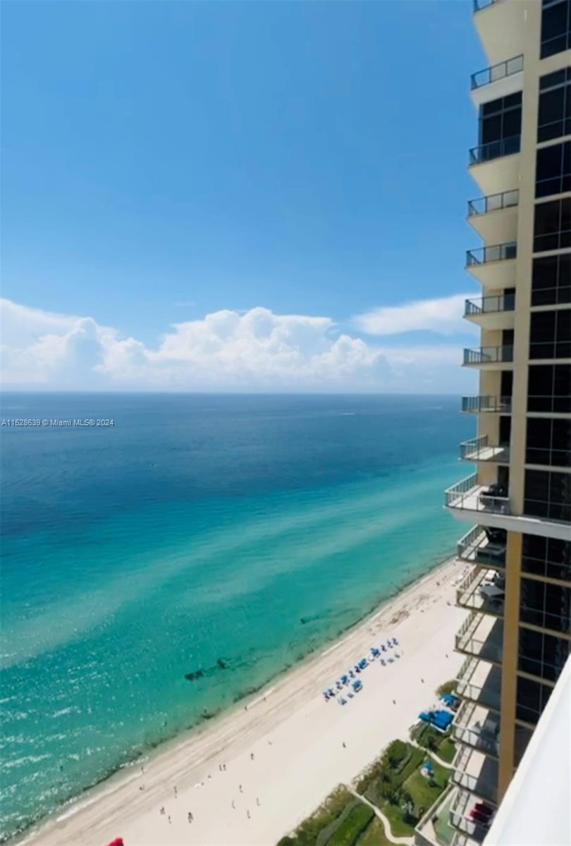 17875 Collins Ave # 4106