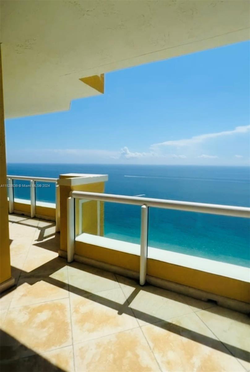 17875 Collins Ave # 4106