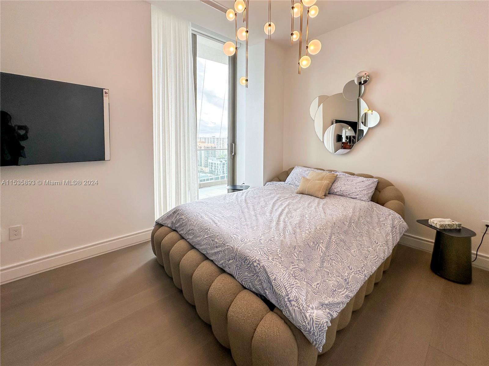 17901 Collins Ave # 1607