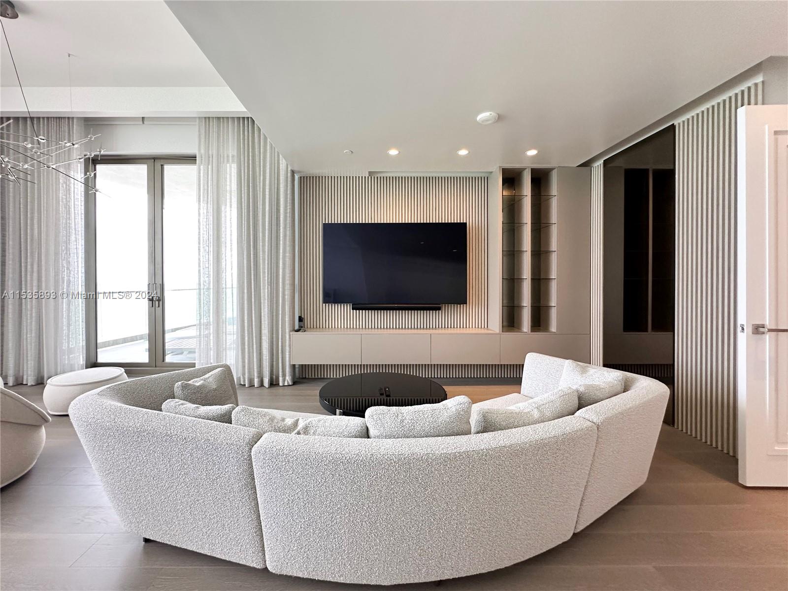 17901 Collins Ave # 1607