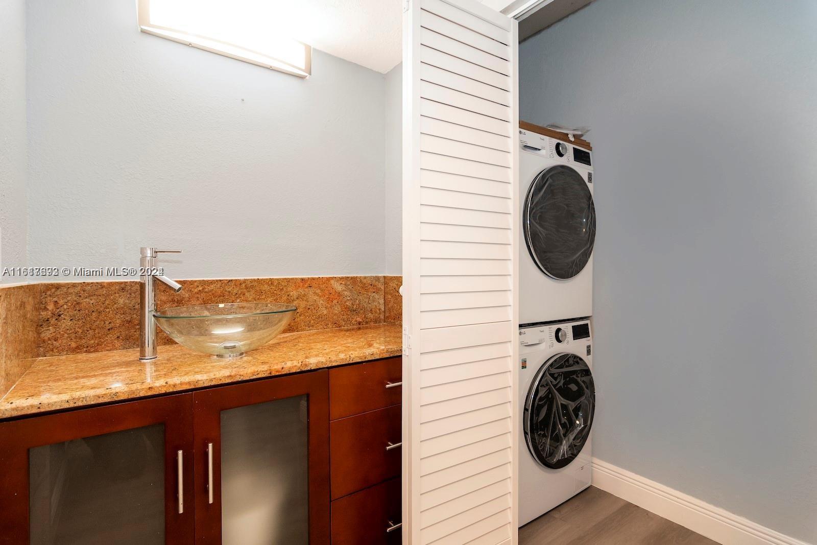 9273 Collins Ave # 501