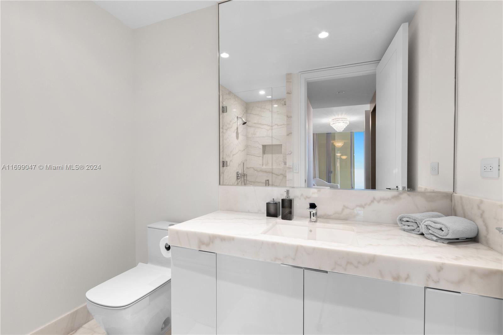 17975 Collins Avenue # 3801