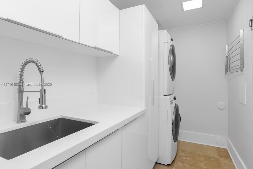 17875 Collins Ave # 2105