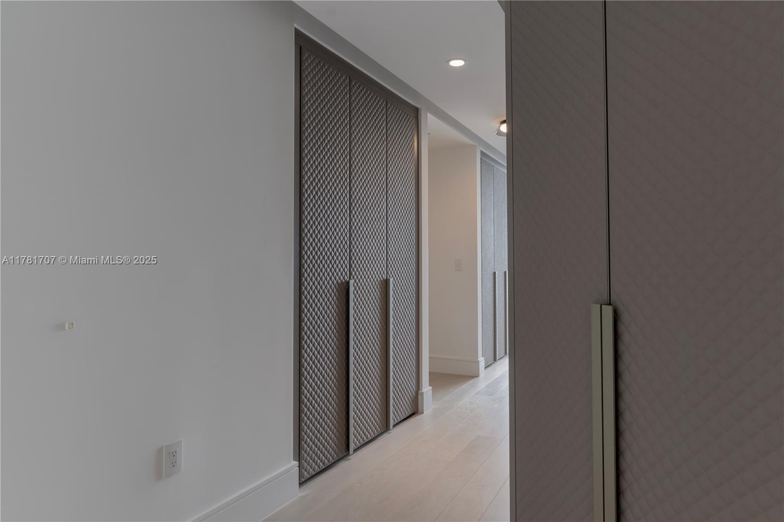 17975 Collins Avenue # 401