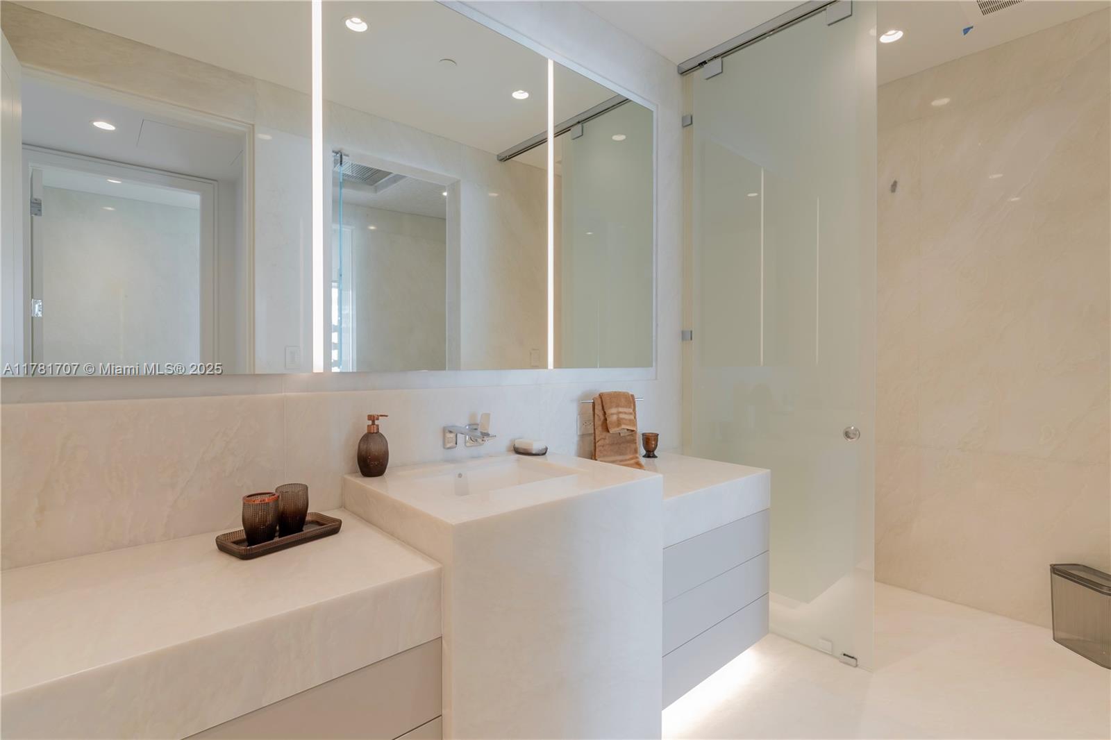 17975 Collins Avenue # 401