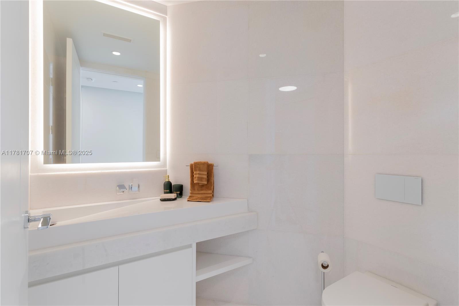 17975 Collins Avenue # 401