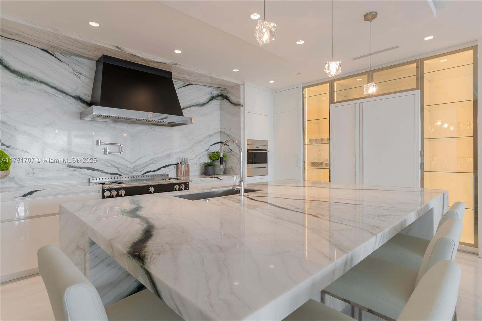 17975 Collins Avenue # 401