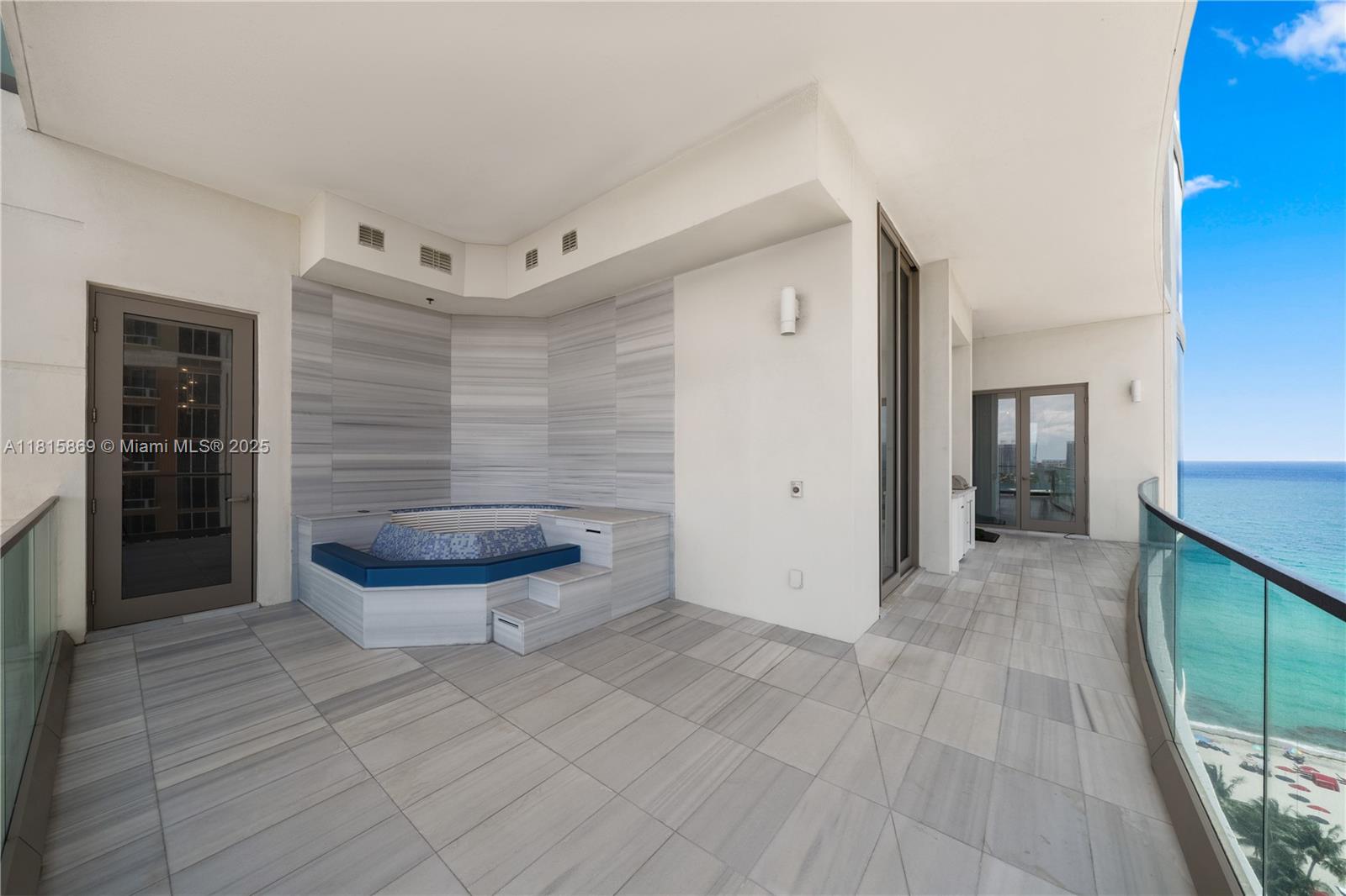 17901 Collins Ave # 1607