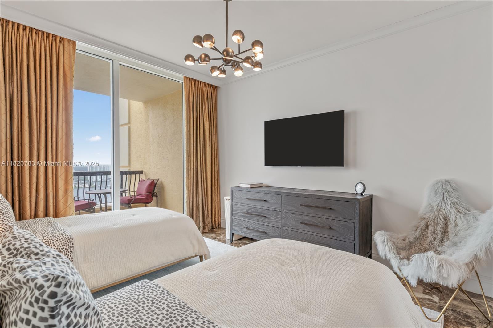 17875 Collins Ave # 3404