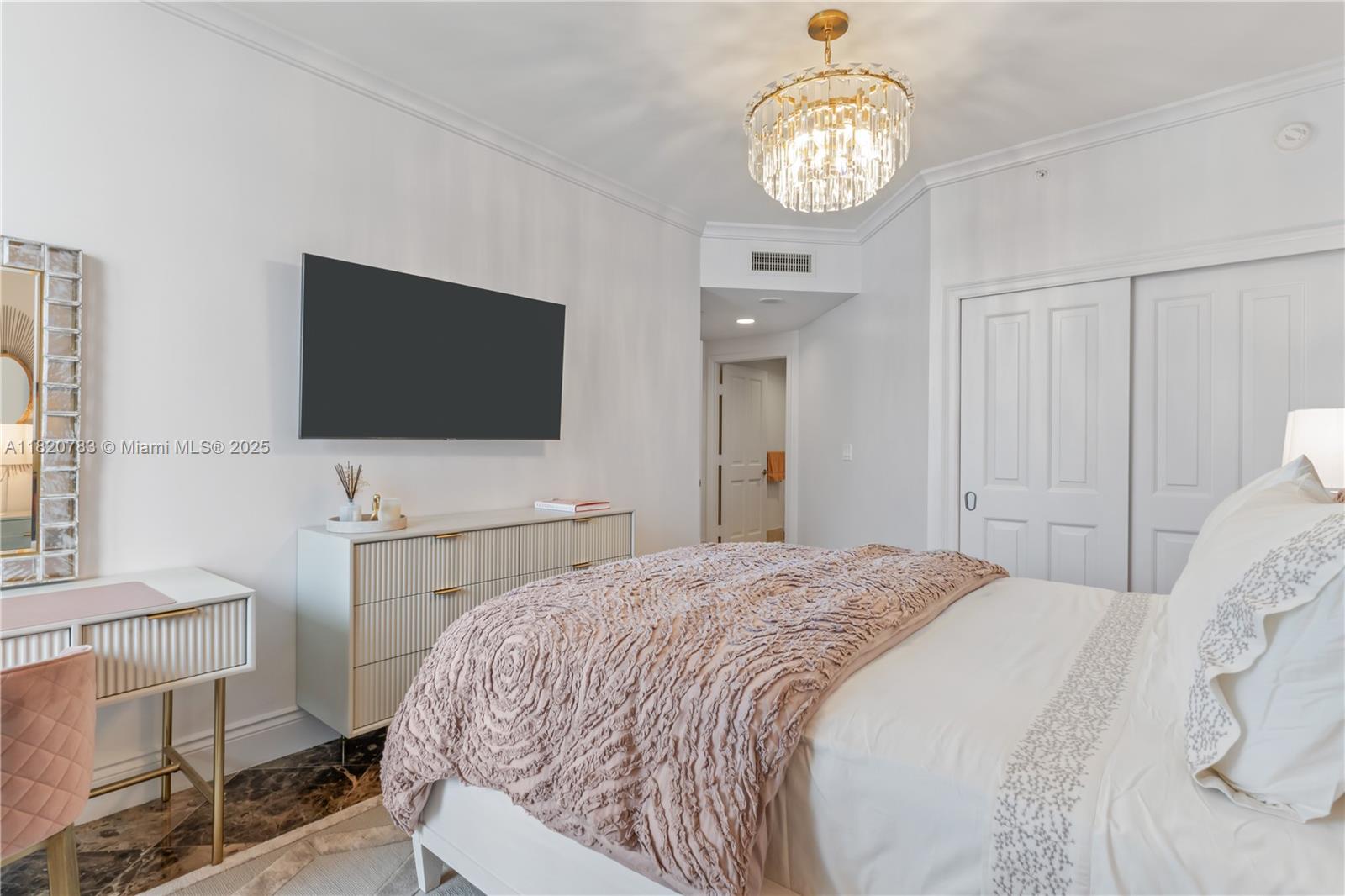 17875 Collins Ave # 3404