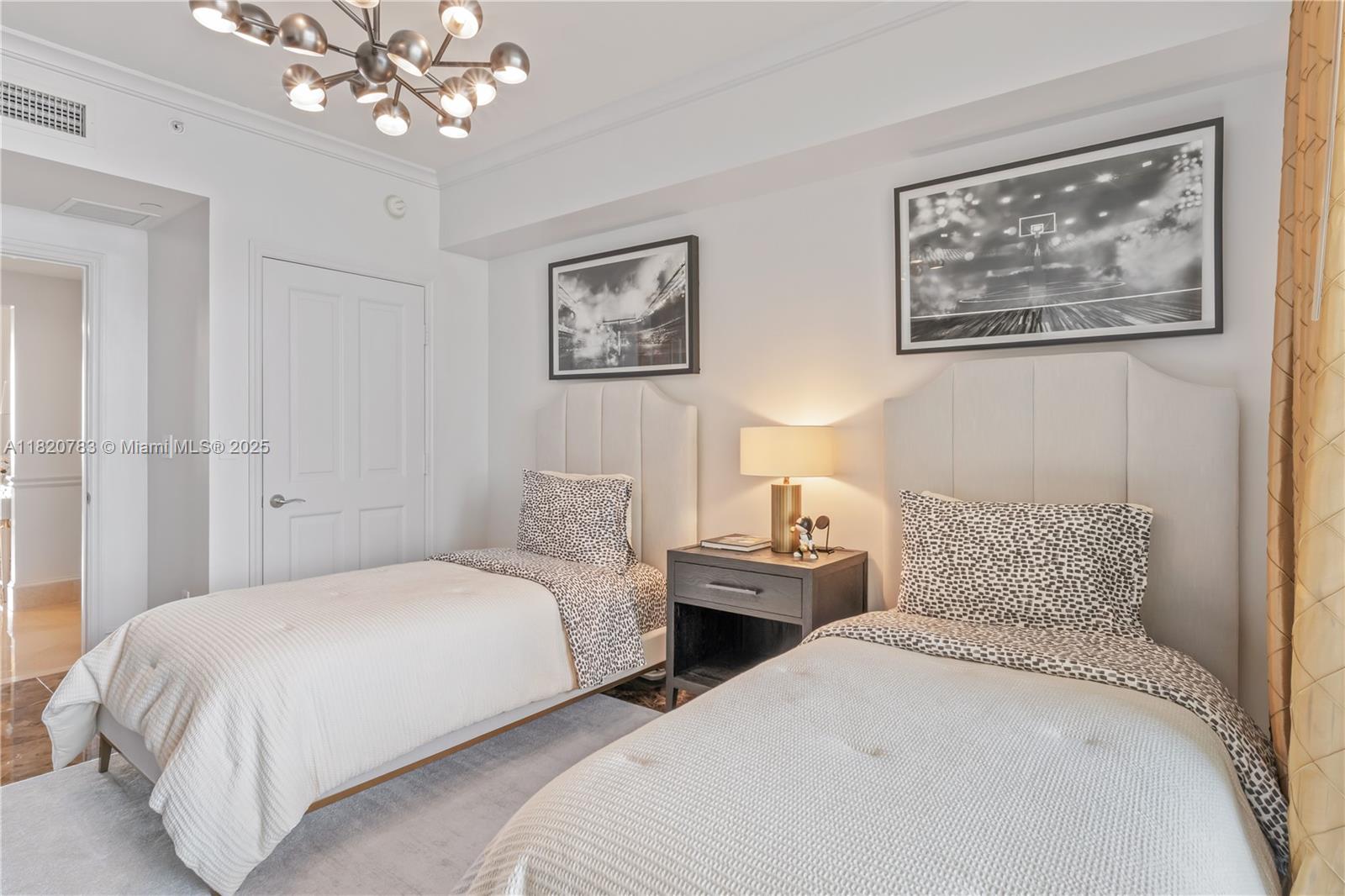 17875 Collins Ave # 3404