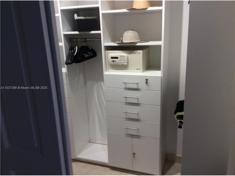 17875 Collins Ave # 505