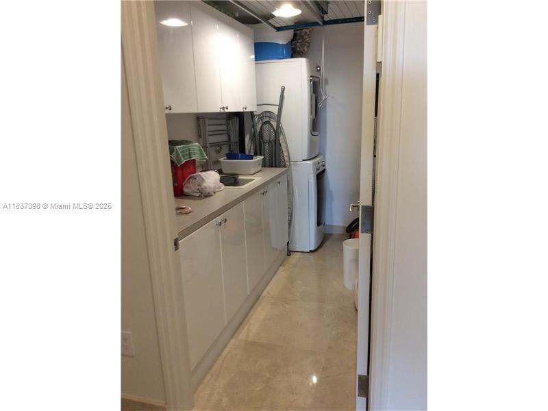 17875 Collins Ave # 505