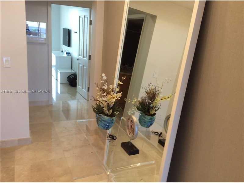 17875 Collins Ave # 505
