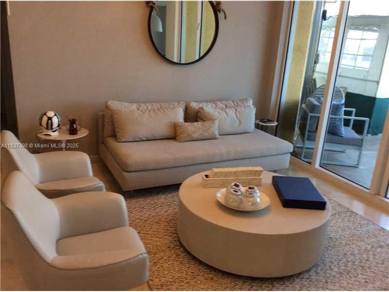 17875 Collins Ave # 505