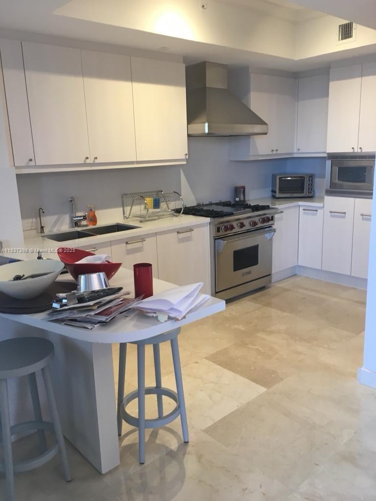 17875 Collins Ave # 505