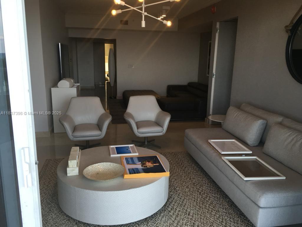 17875 Collins Ave # 505