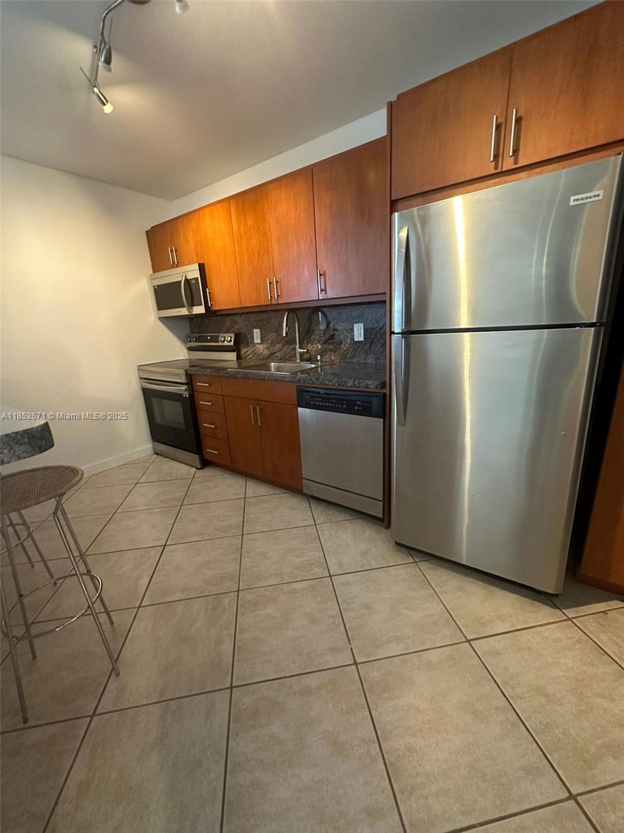 9273 Collins Ave # 701