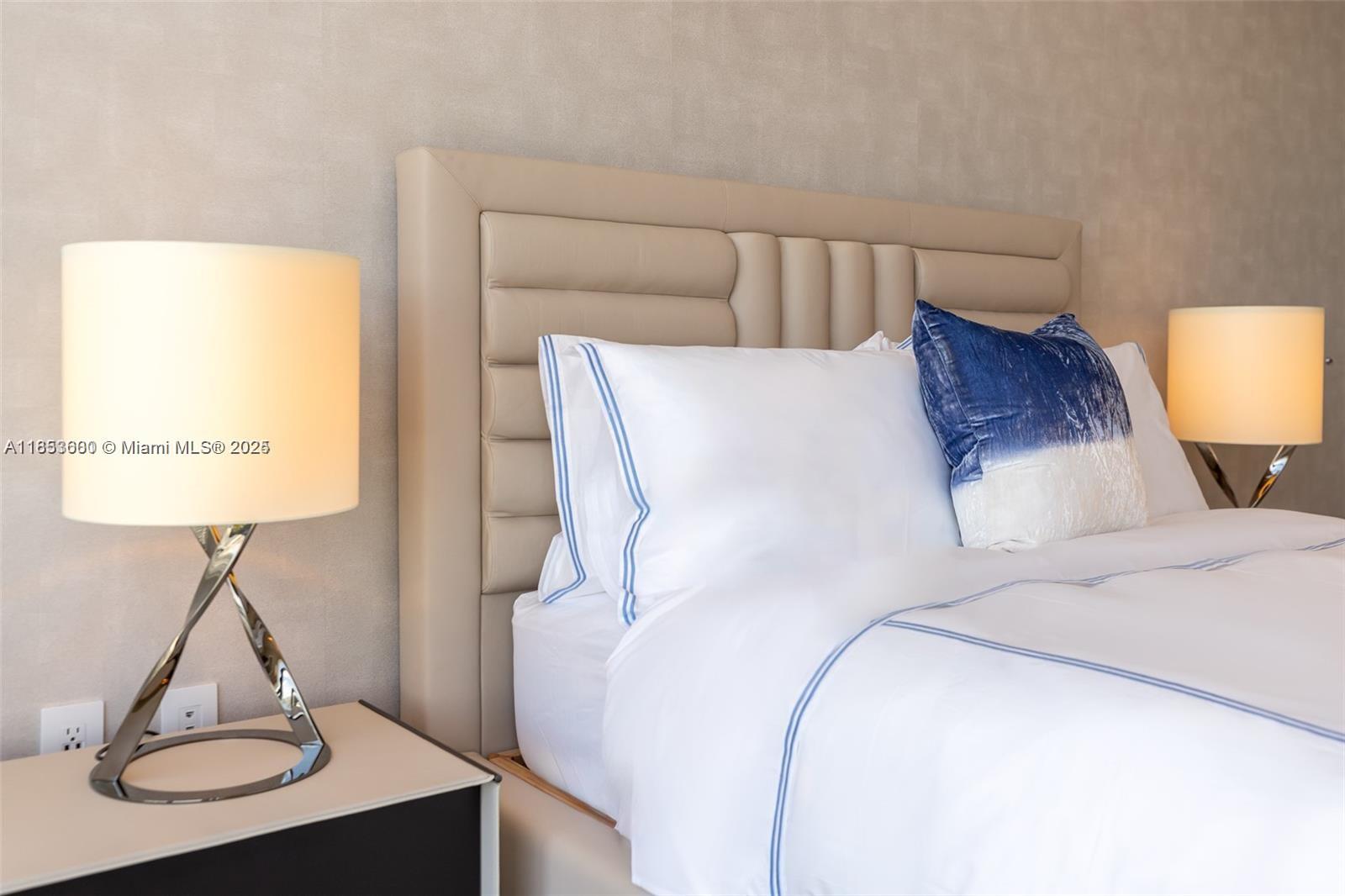 17975 COLLINS AVENUE # 3202