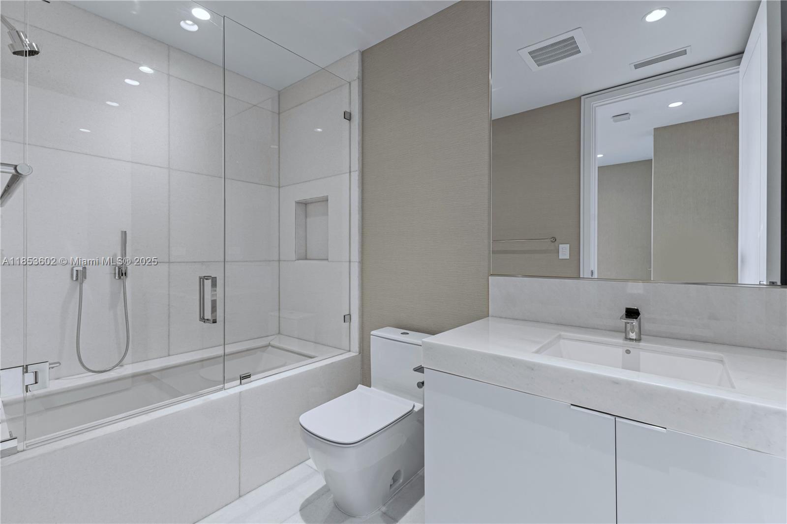 17975 COLLINS AVE # 1602