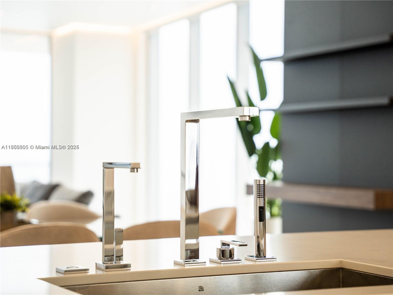 18501 Collins Ave # 1104