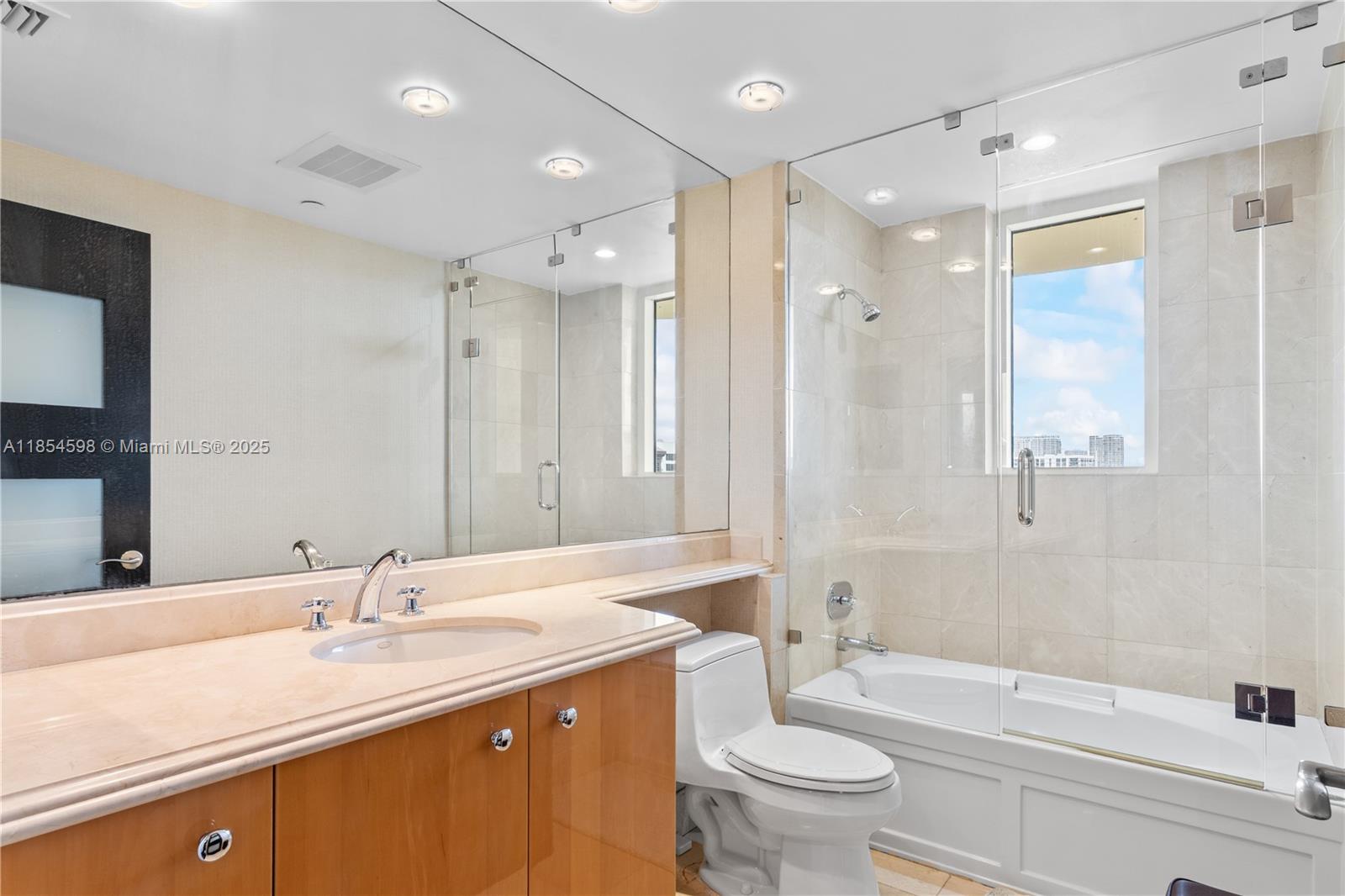 17875 Collins Ave # 705