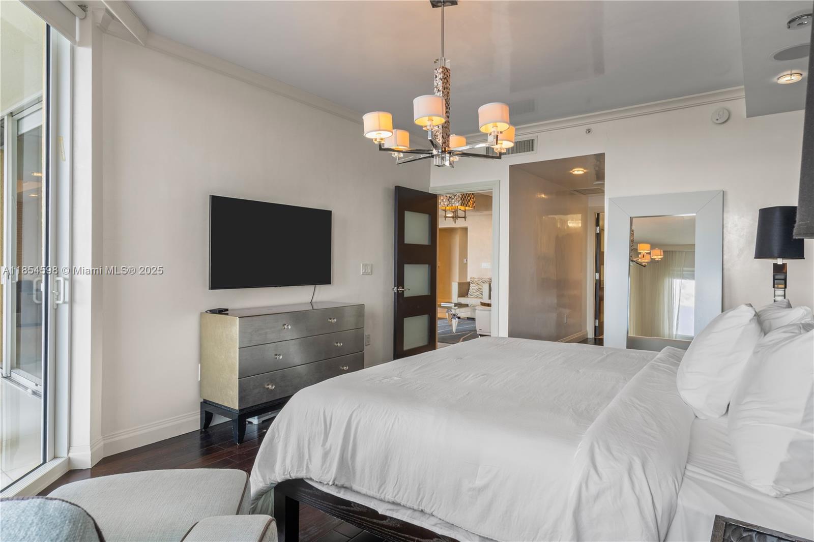 17875 Collins Ave # 705