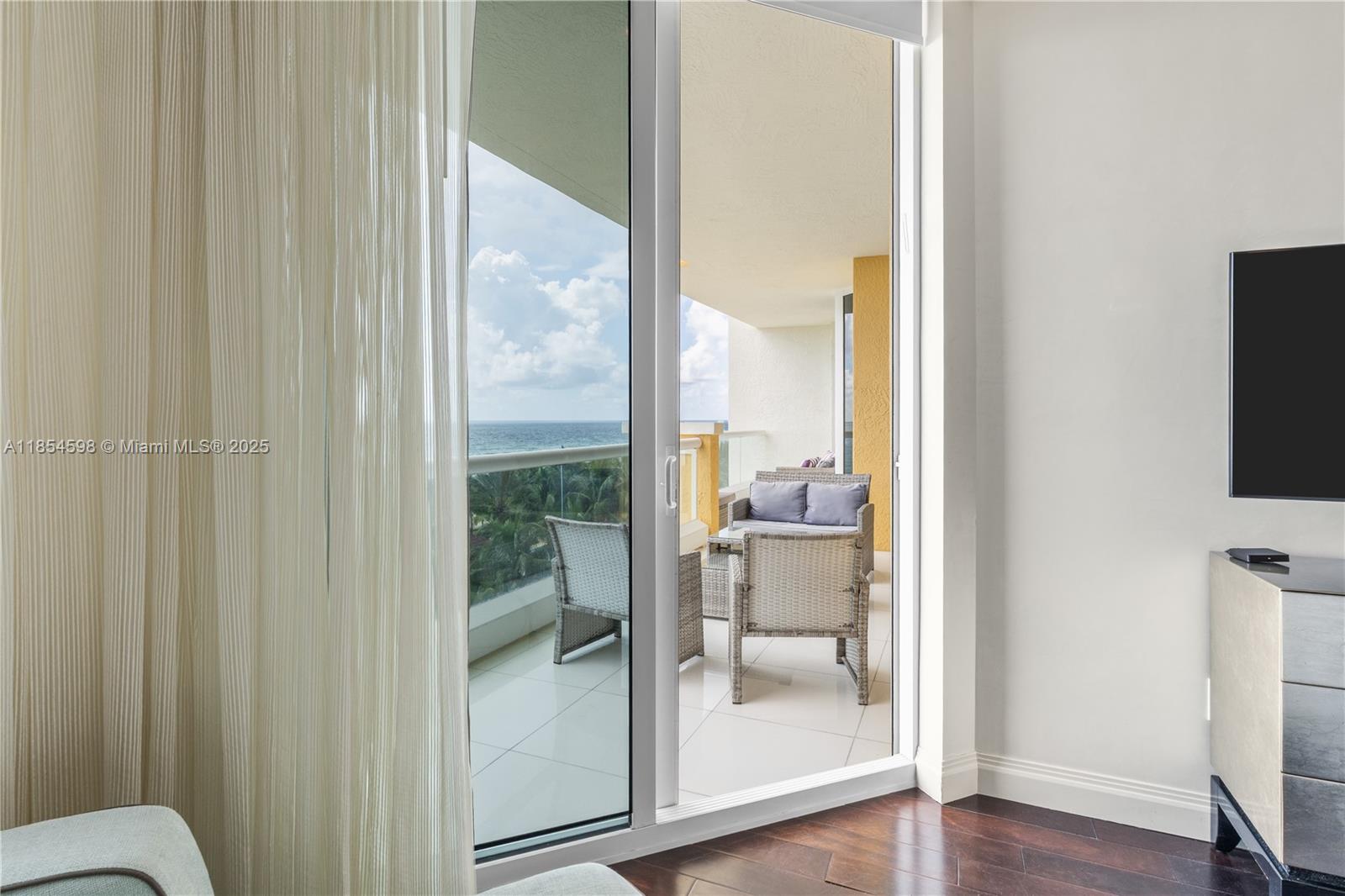 17875 Collins Ave # 705