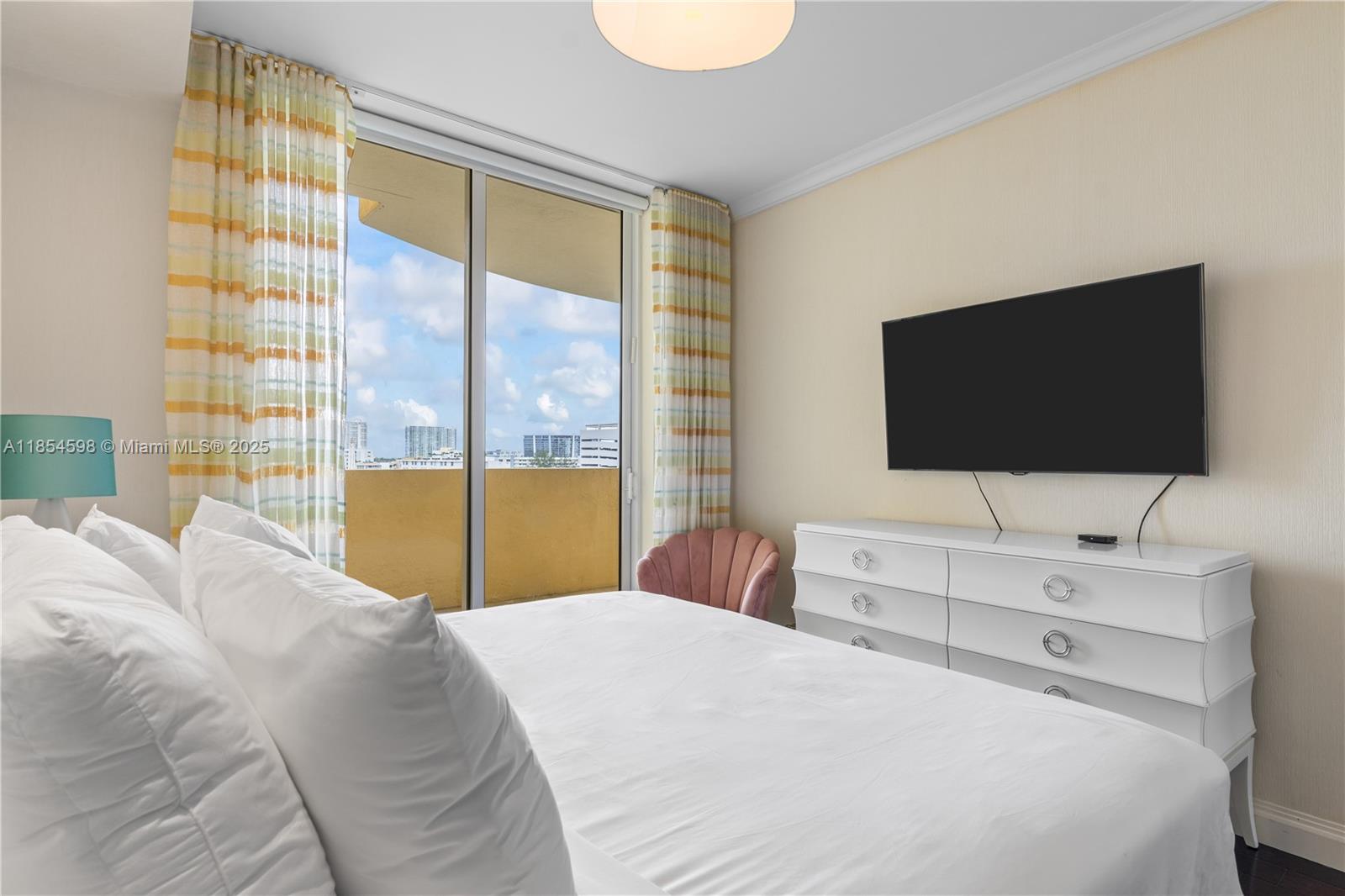 17875 Collins Ave # 705