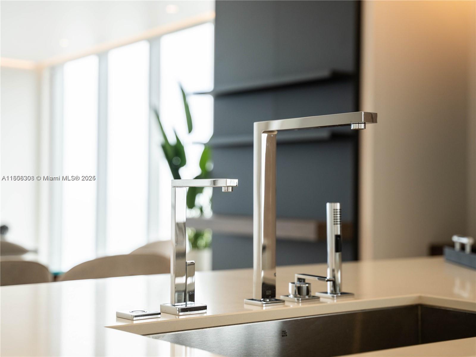 18501 Collins Ave # 1104