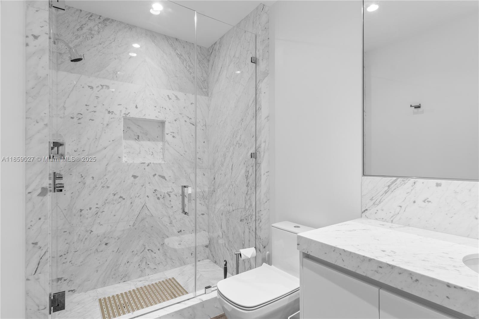 17901 Collins Ave # 2103