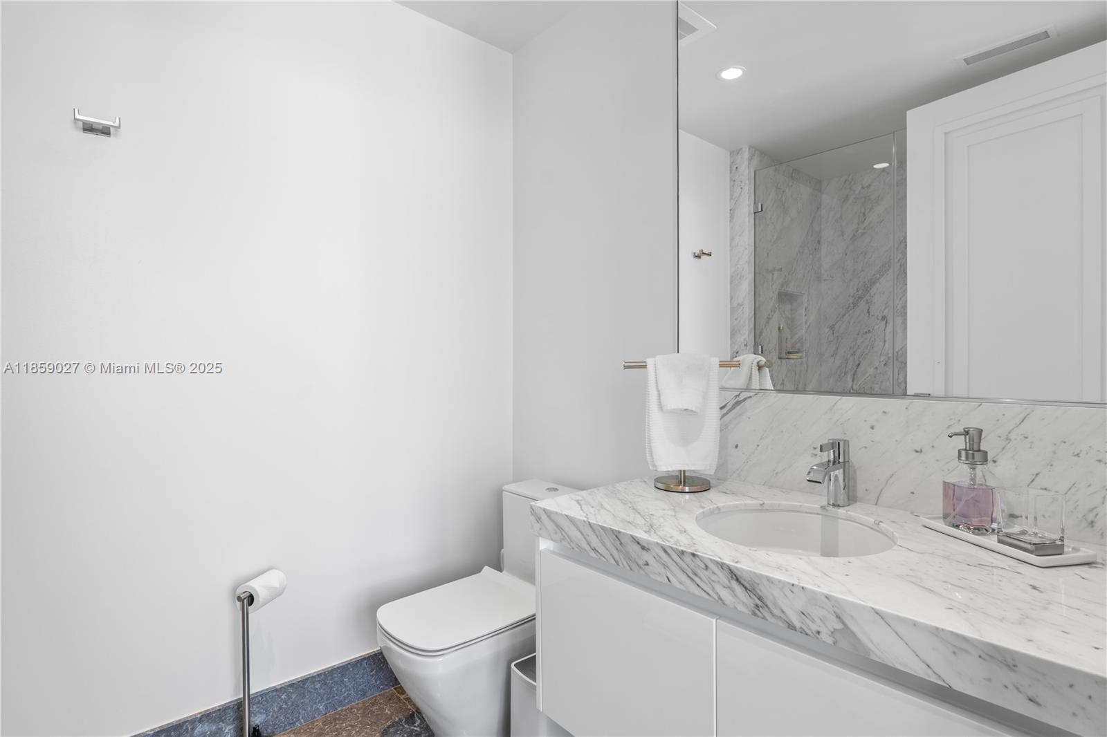 17901 Collins Ave # 2103