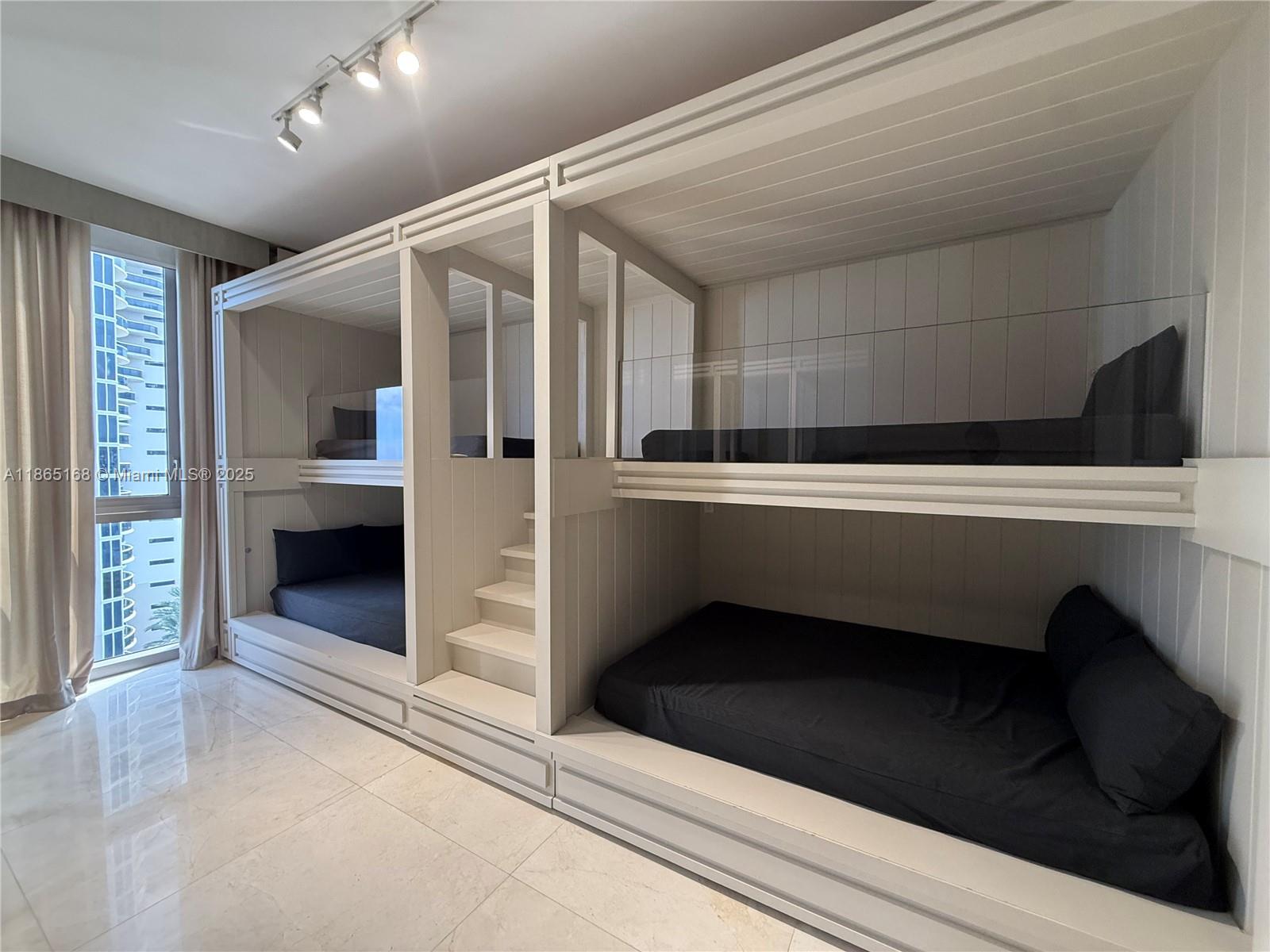 17749 Collins Ave # 902