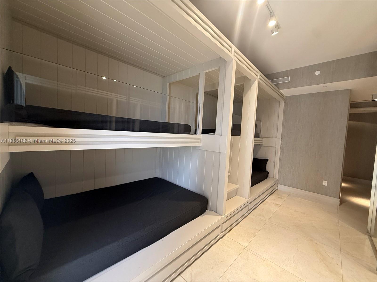 17749 Collins Ave # 902